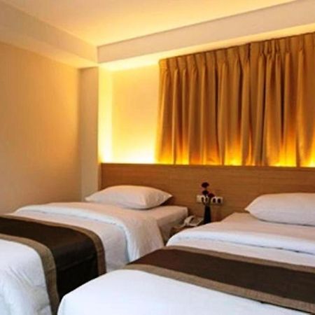Gateway Hotel Pratunam Банкок Екстериор снимка